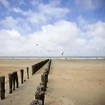アパート Seafront Elegance クノック・ヘイスト