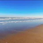 Seafront Elegance アパート クノック・ヘイスト