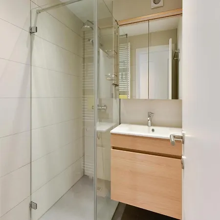 Апартаменты Seafront Elegance