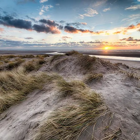 Апартаменты Seafront Elegance