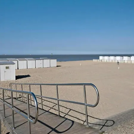 Seafront Elegance *